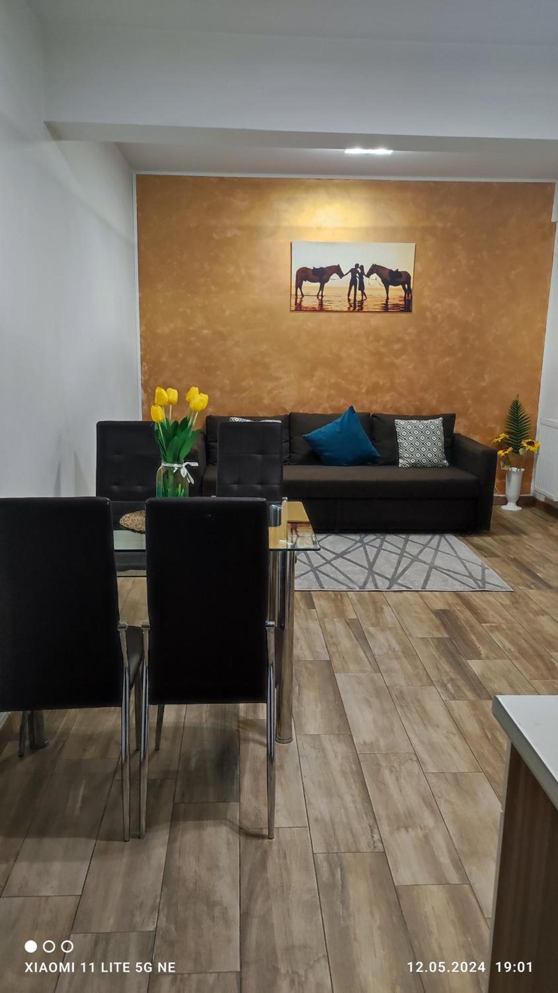 Apartament Lenus'K Lägenhet Bukarest Exteriör bild